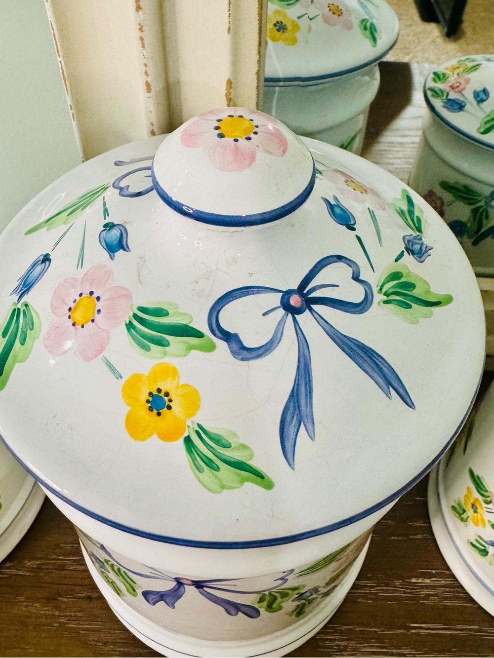 Herend Pottery Floral Ceramic Canister Set - Blue Bow Accent Vintage - Picture 5 of 9